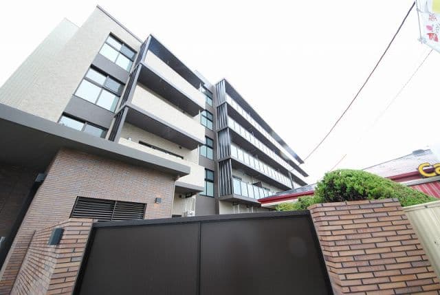 Main Image