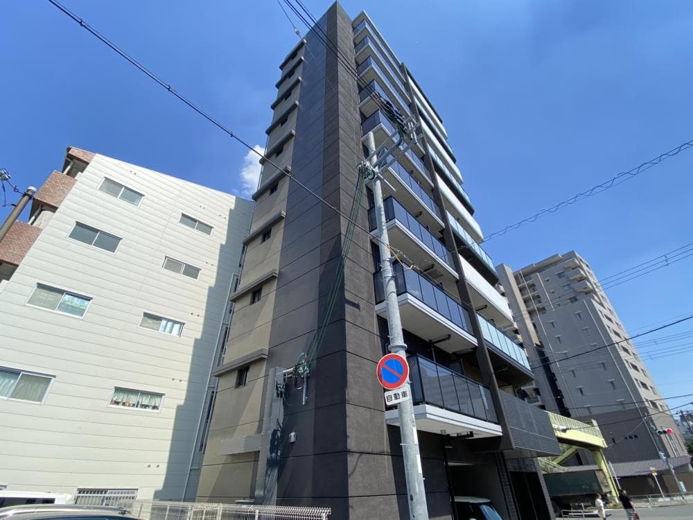 Main exterior of Life Field Tsukamoto Grace