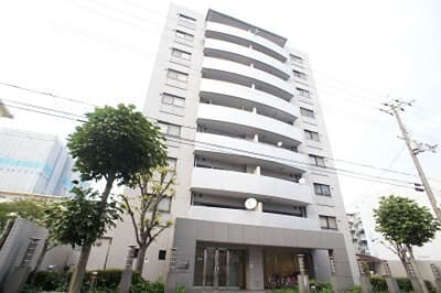 Main exterior of Granz Shin-Osaka