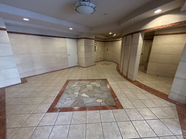 Room image 11