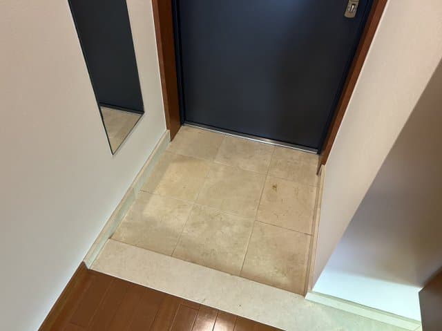 Room image 16