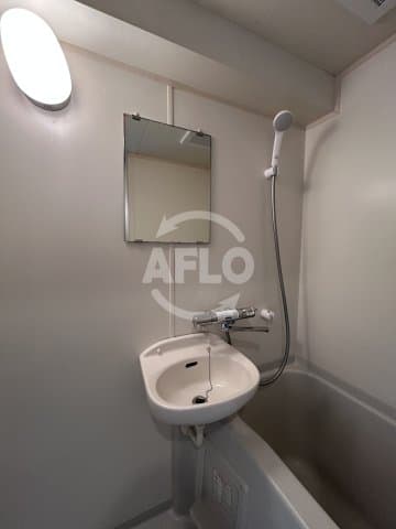 Room image 9