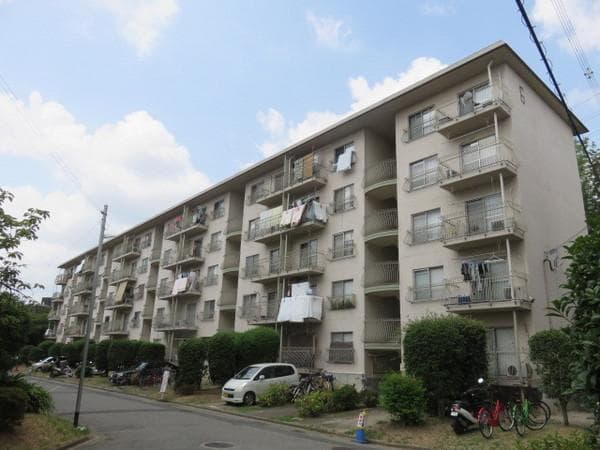 Main exterior of Sayama Park Heights Building 1 KM 🌳