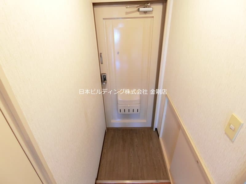 Room image 12