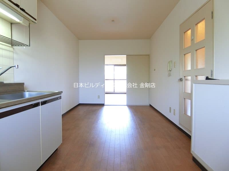 Room image 13