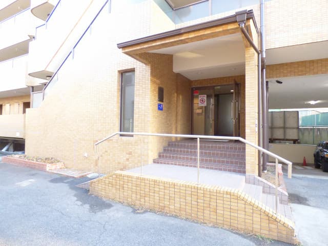Room image 13
