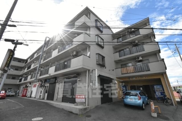 Main exterior of Momota Mansion