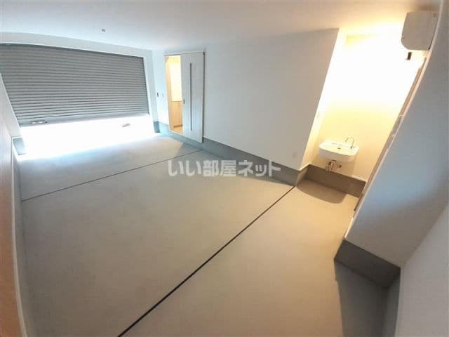 Room image 14