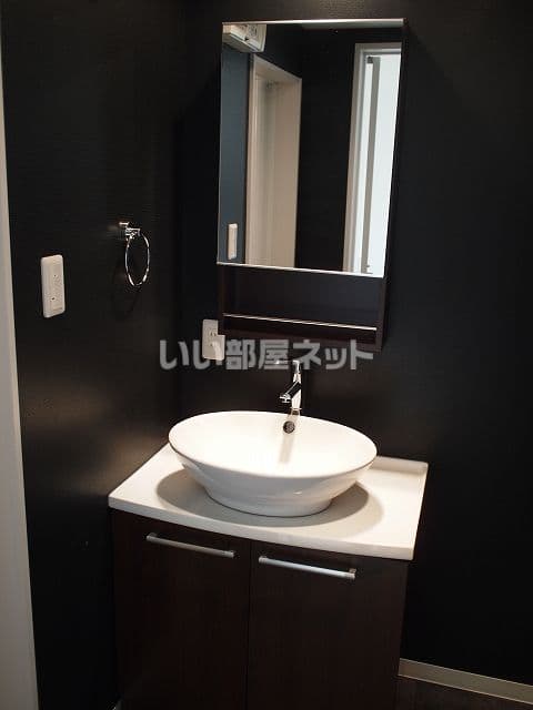 Room image 9