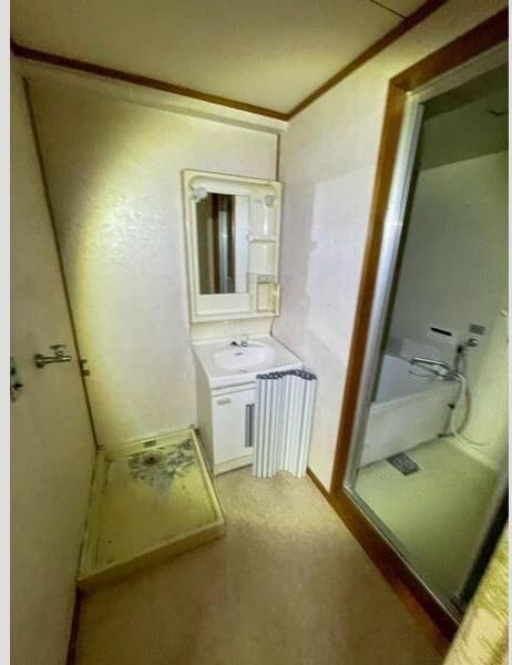 Room image 8