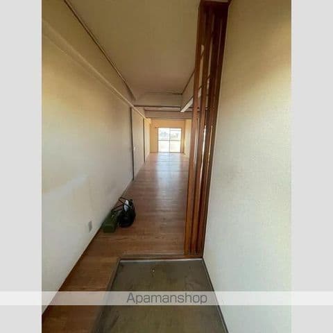 Room image 11