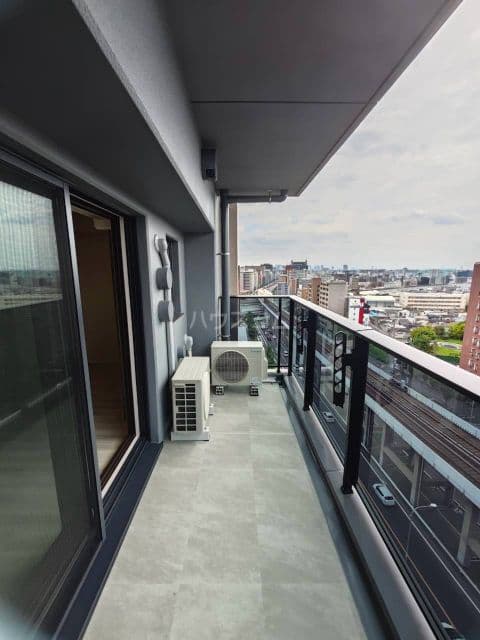Room image 10