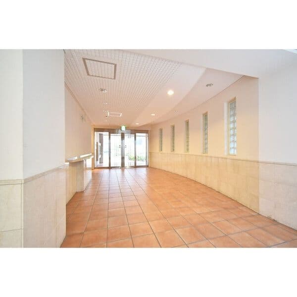 Room image 12