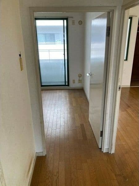 Room image 10