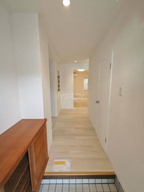 Room image 13