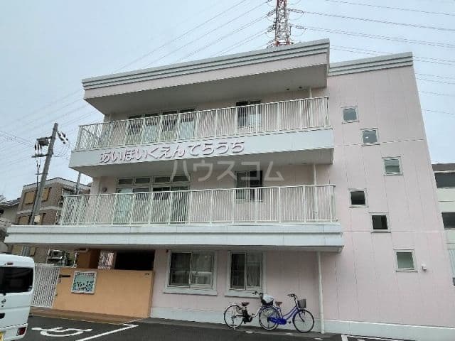 Room image 16
