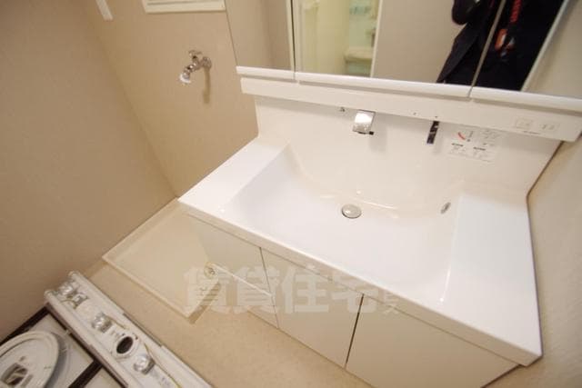 Room image 9