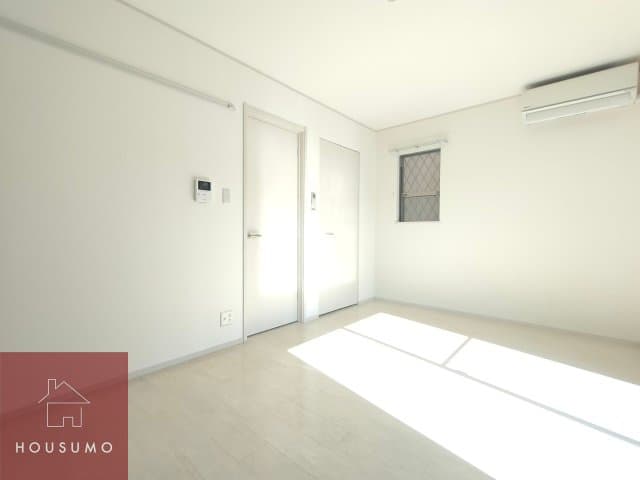 Room image 8