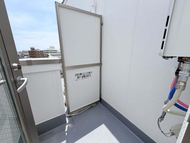 Room image 10