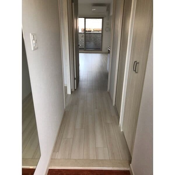 Room image 12