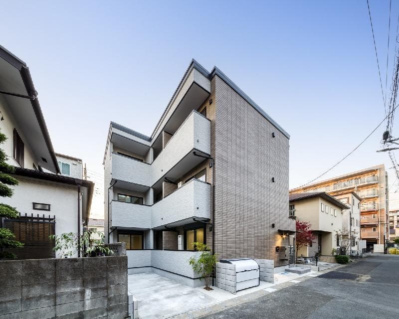 Main exterior of R Hikawa