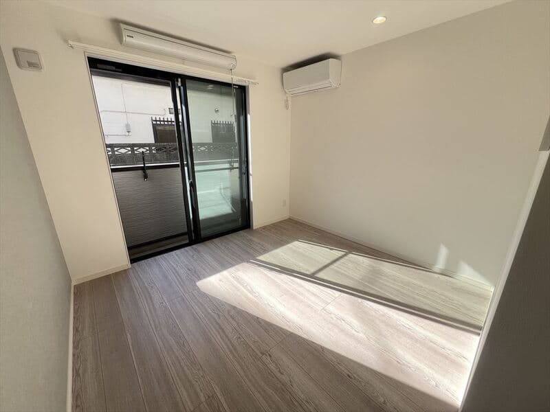 Preview interior of R Hikawa