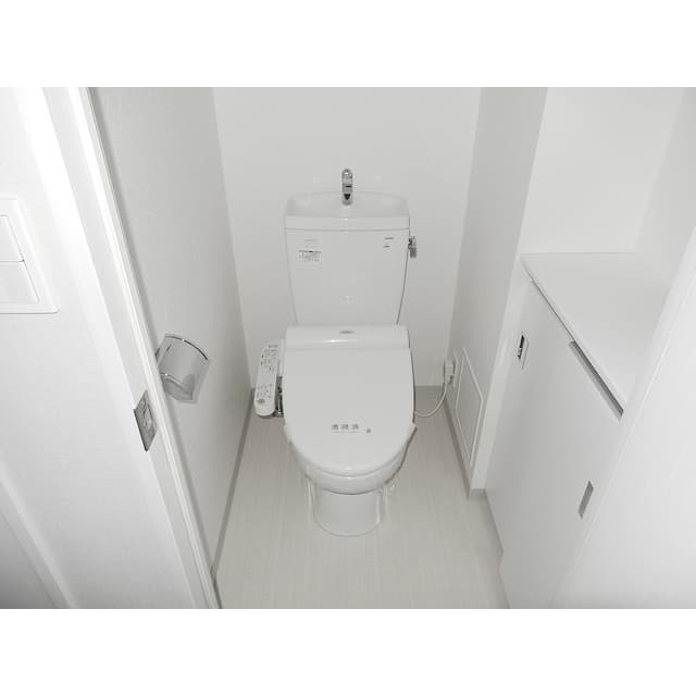 Room image 8