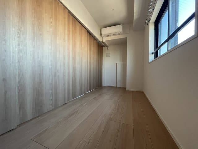 Room image 13