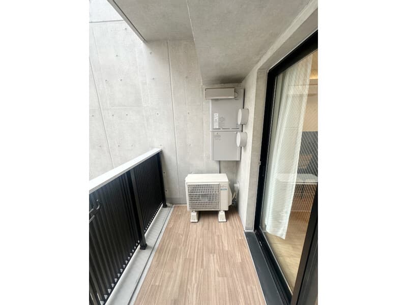Room image 13