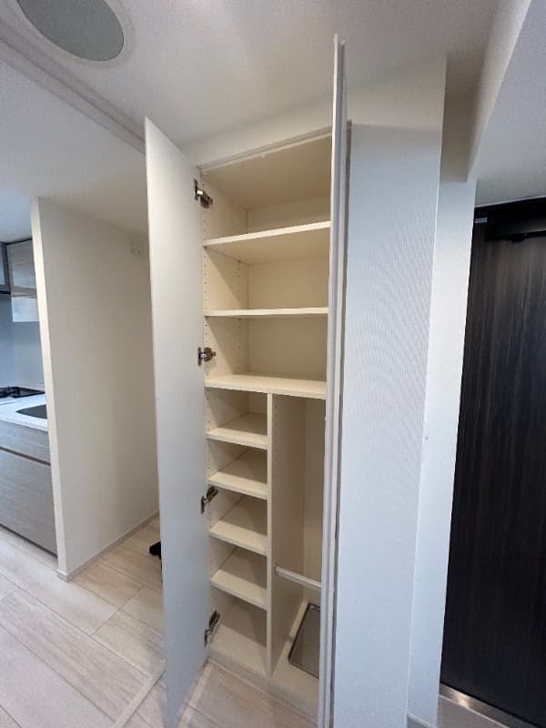 Room image 11