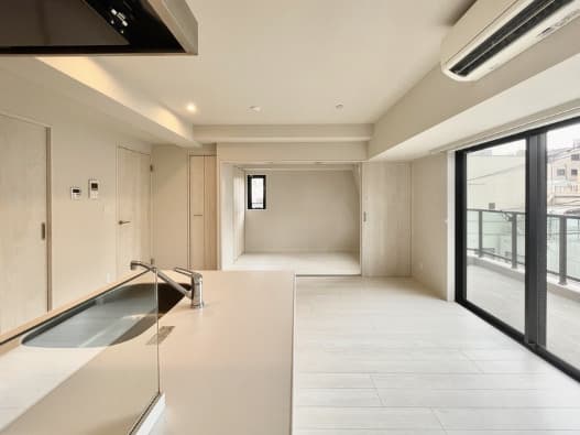 Room image 9