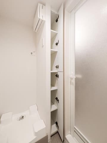 Room image 16