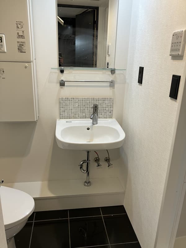 Room image 8