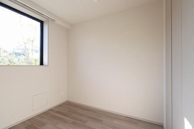 Room image 15