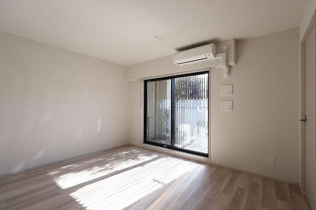 Room image 16