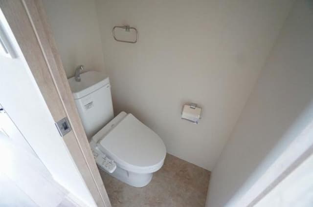 Room image 8