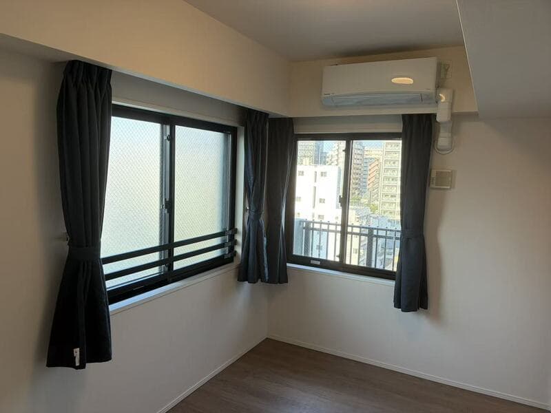 Room image 16