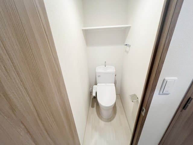 Room image 8