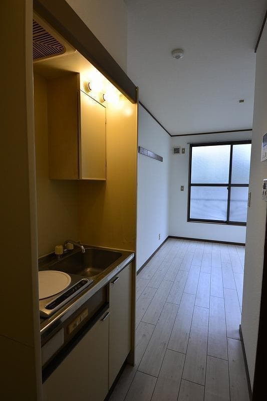 Room image 12