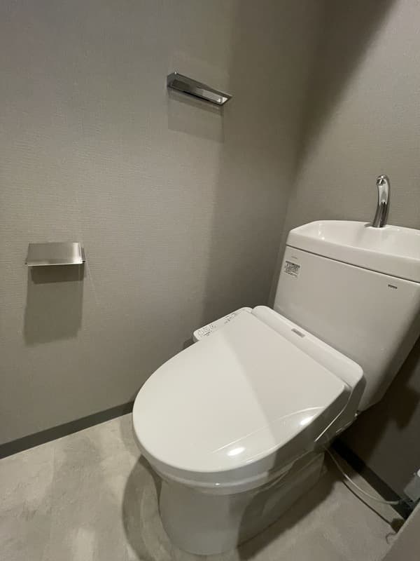 Room image 8