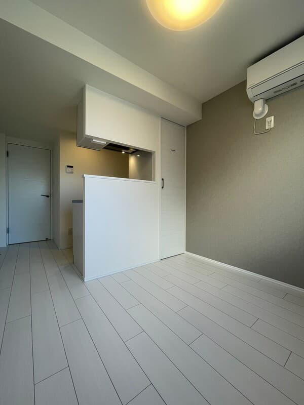 Room image 10