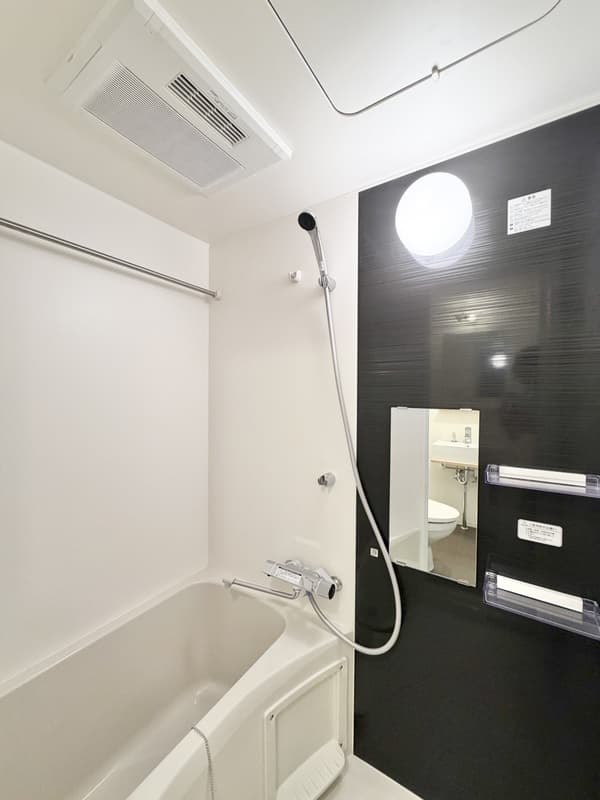 Room image 10