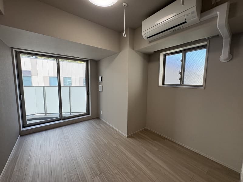 Room image 11