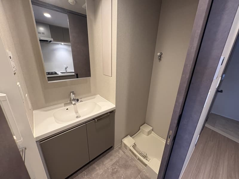 Room image 15
