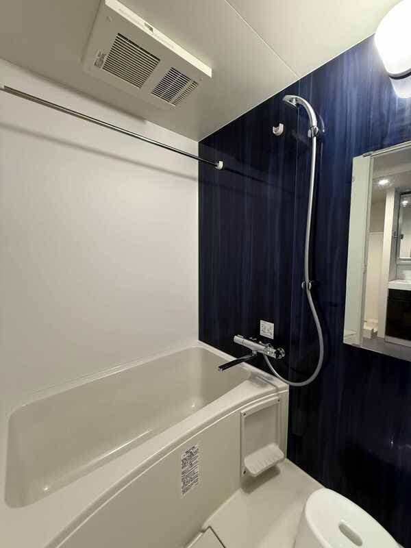 Room image 11