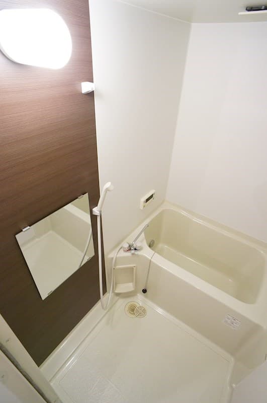Room image 8