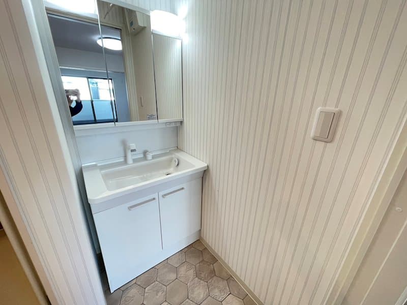 Room image 15