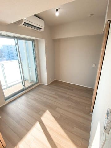 Room image 13
