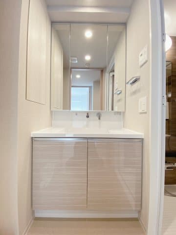 Room image 8