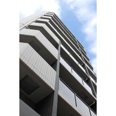 Main exterior of LEXE上野